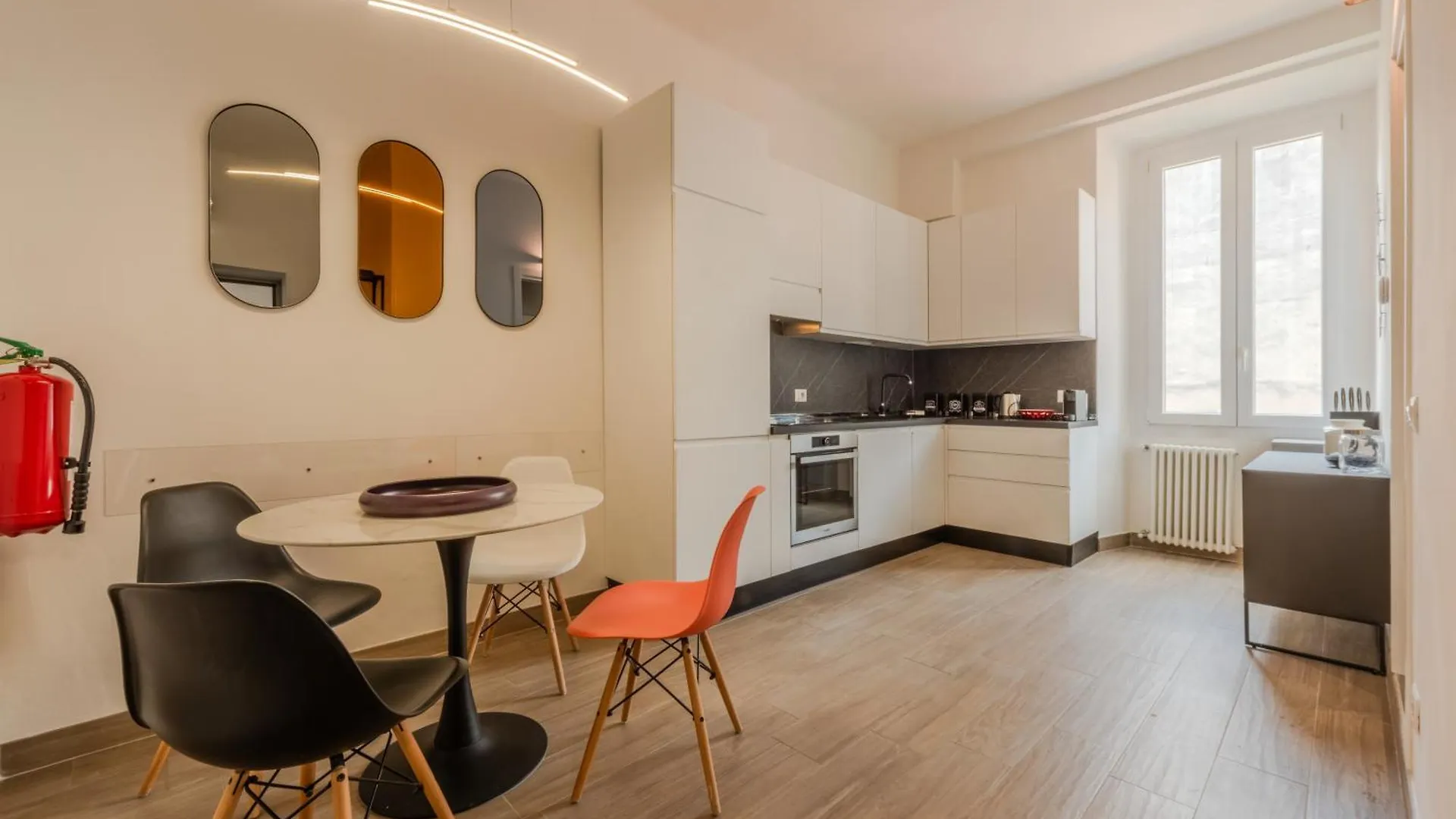Moscova Elegant Apartment Милан